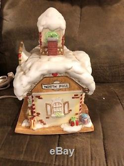 1990 North Pole Village The Station Musical Nightlight 424331 in Original Box