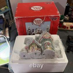 1998 Dept 56 North Pole KRINGLE'S TOY SHOPPE #56.59391 NEW withBox & Cord