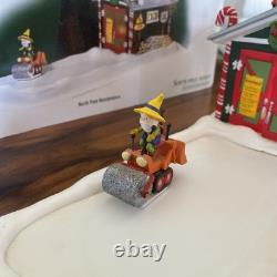 2005 Department 56 North Pole Series #56.57203 NORTH POLE MAINTENANCE Sealed nos