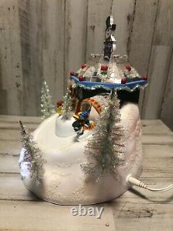 2005 Dept 56 North Pole Series Animated FROSTY'S SLEDS N SAUCERS 56449 Complete