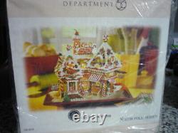 2006 CHRISTMAS SWEET SHOP (North Pole Village special 30th Anniversary item), M