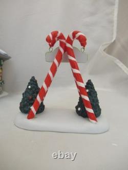 2009 Dept 56 NORTH POLE PENGIUN VISITORS' CENTER #805547 NEW withBox & Cord