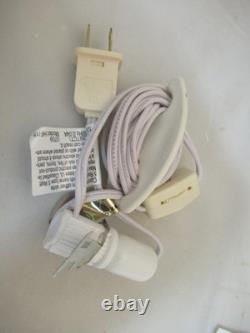 2009 Dept 56 NORTH POLE PENGIUN VISITORS' CENTER #805547 NEW withBox & Cord