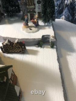 Christmas Village Display Platform Large Size Lemax Dept 56 North Pole Dickens