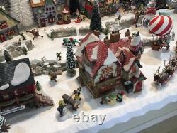 Christmas Village Display Platform Large W Sled Hill Lemax, Dept 56 North Pole