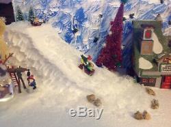 Christmas village display platform Dept56 North Pole Complete All Incl Scene
