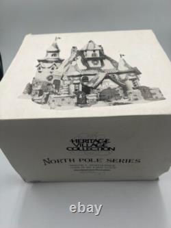 DEPT 56 NORTH POLE SERIES ROUTE 1 NORTH POLE HOME OF MR & MRS CLAUS Heritage V