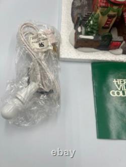 DEPT 56 NORTH POLE SERIES ROUTE 1 NORTH POLE HOME OF MR & MRS CLAUS Heritage V