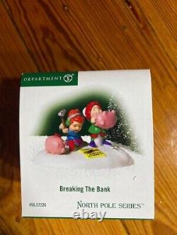 DEPT 56 NORTH POLE SNOW BANK + BREAKING THE BANK Store Display Read