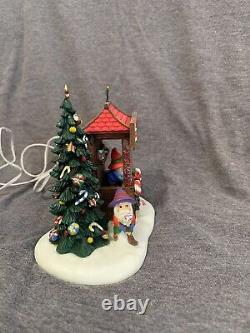 DEPT 56 NORTH POLE VILLAGE CANDY CANE SHACK Perfect condition