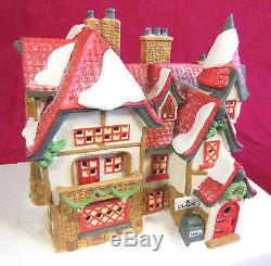 DEPT 56 NORTH POLE VILLAGE COLLECTION #1, QTY 31 ITEMS, VERY GOOD CONDITION