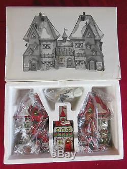 DEPT 56 NORTH POLE VILLAGE COLLECTION #2, QTY 36 ITEMS, VERY GOOD CONDITION