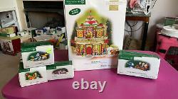 DEPT 56 NORTH POLE Village ELFIN TOY MUSEUM including 4 SMALL EXTRAS IN BOX