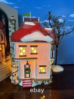 DEPT 56 North Pole BARBIE BOUTIQUE! Christmas, Lights, Doll, House
