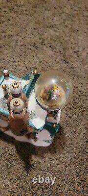 DEPT 56 North Pole Series Flurry's Snowglobe Maker