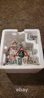 DEPT 56 North Pole Series Flurry's Snowglobe Maker