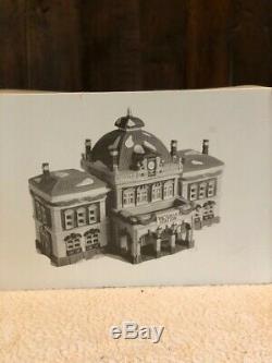 Department 56 Dickens Village Victoria Station in great condition