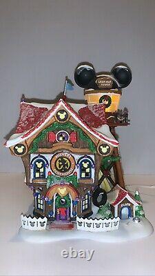 Department 56 Disney Mickeys North Pole Holidays House Christmas Village