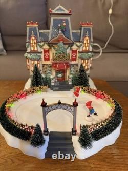 Department 56 GLACIER PARK PAVILION #56.56745 North Pole EUC READ