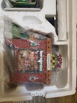 Department 56 Loading The Sleigh #52732 NP Series EXCELLENT CONDITION! RARE