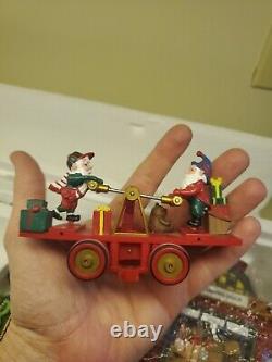 Department 56 Loading The Sleigh #52732 NP Series EXCELLENT CONDITION! RARE