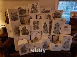 Department 56 Lot of NORTH POLE Village Buildings and acessories