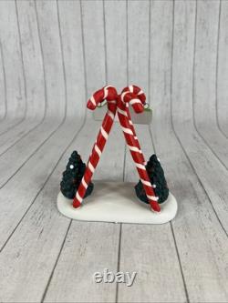 Department 56 NORTH POLE PENGUIN VISITORS CENTER SET OF 3 805547 RETIRED