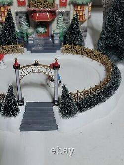 Department 56 North Pole ChristmasGlacier Park Pavilion Tested & Works, see des