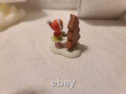 Department 56 North Pole Gingerbread Lane Ginger's Cottage Plus 2 Accessories