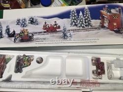 Department 56 North Pole Loading The Sleigh Christmas Village Set Of 5. Nos