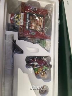 Department 56 North Pole Loading The Sleigh Christmas Village Set Of 5. Nos
