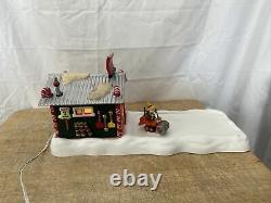 Department 56 North Pole Maintenance Building Animated Lighted. W4