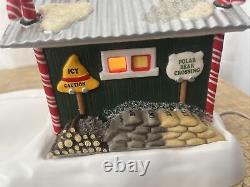 Department 56 North Pole Maintenance Building Animated Lighted. W4
