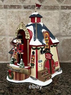 Department 56 North Pole Nutcracker 56.6007611