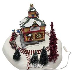 Department 56 North Pole Series #56782 North Pole Commuter Train Station (Works)