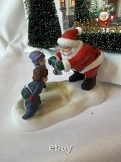 Department 56 North Pole Series Glacier Park Pavilion Animated Lighted Rink