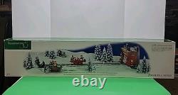 Department 56 North Pole Series Loading The Sleigh #52732 Clean