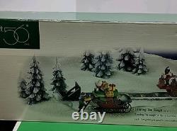 Department 56 North Pole Series Loading The Sleigh #52732 Clean