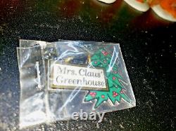 Department 56 North Pole Series MRS CLAUS'S GREENHOUSE with sign 56395 MINT