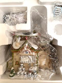 Department 56 North Pole Series Zenbolt's Handyman shop 808926 Retired 2011