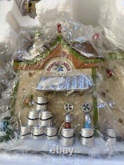 Department 56 North Pole Series Zenbolt's Handyman shopVillage 808926 NEW