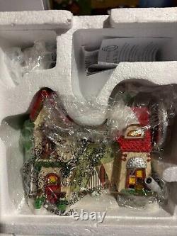 Department 56 North Pole Village A Stitch in Yule Time Lit Building 6003111 NEW