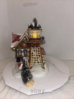 Department 56 North Pole Village Disney Mickey's North Pole Holiday House