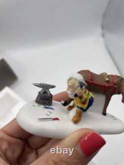 Department 56 North Pole Village Donder Figurine Figure