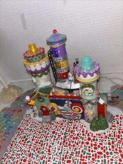 Department 56 North Pole Village Yummy Gummy Gumdrop Factory Lit Building N/box