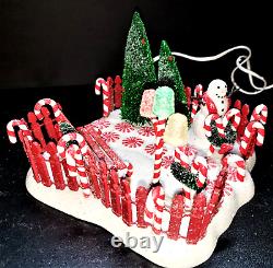 Department 56 PEPPERMINT FRONT YARD Christmas Holiday Candy Cane Decor 55817