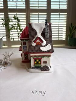 Department 56 Sugar Mountain Lodge #4059383 North Pole READ