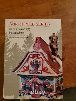 Department 56 north pole Baskets & Bows 808925 NEW