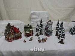 Dept 56 1992 North Pole Village 10 pieces