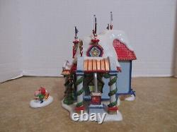 Dept. 56 2006 North Pole Snow Bank#56.56957 & Breaking The Bank Complete